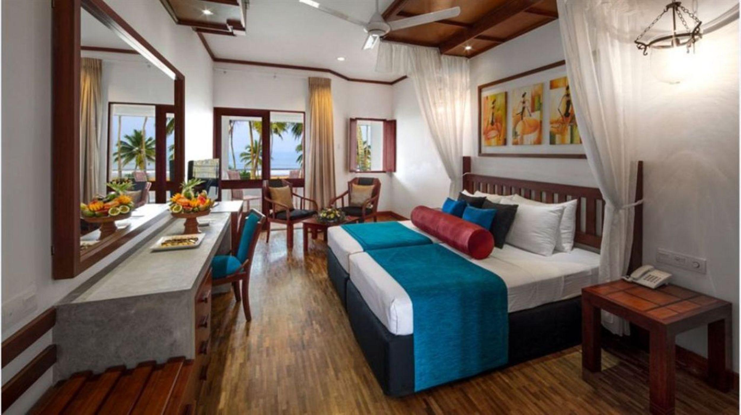 Royal Palms Beach Hotel Kalutara Exterior photo