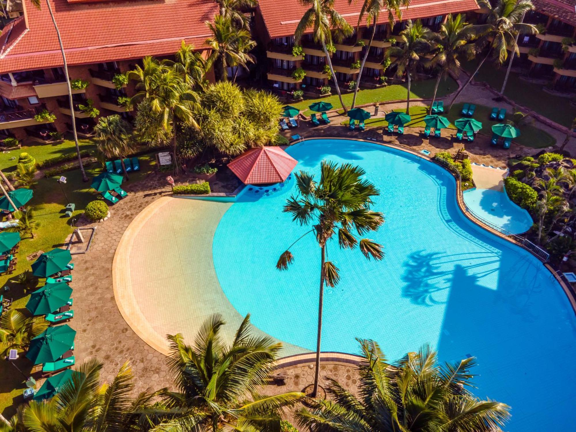 Royal Palms Beach Hotel Kalutara Exterior photo