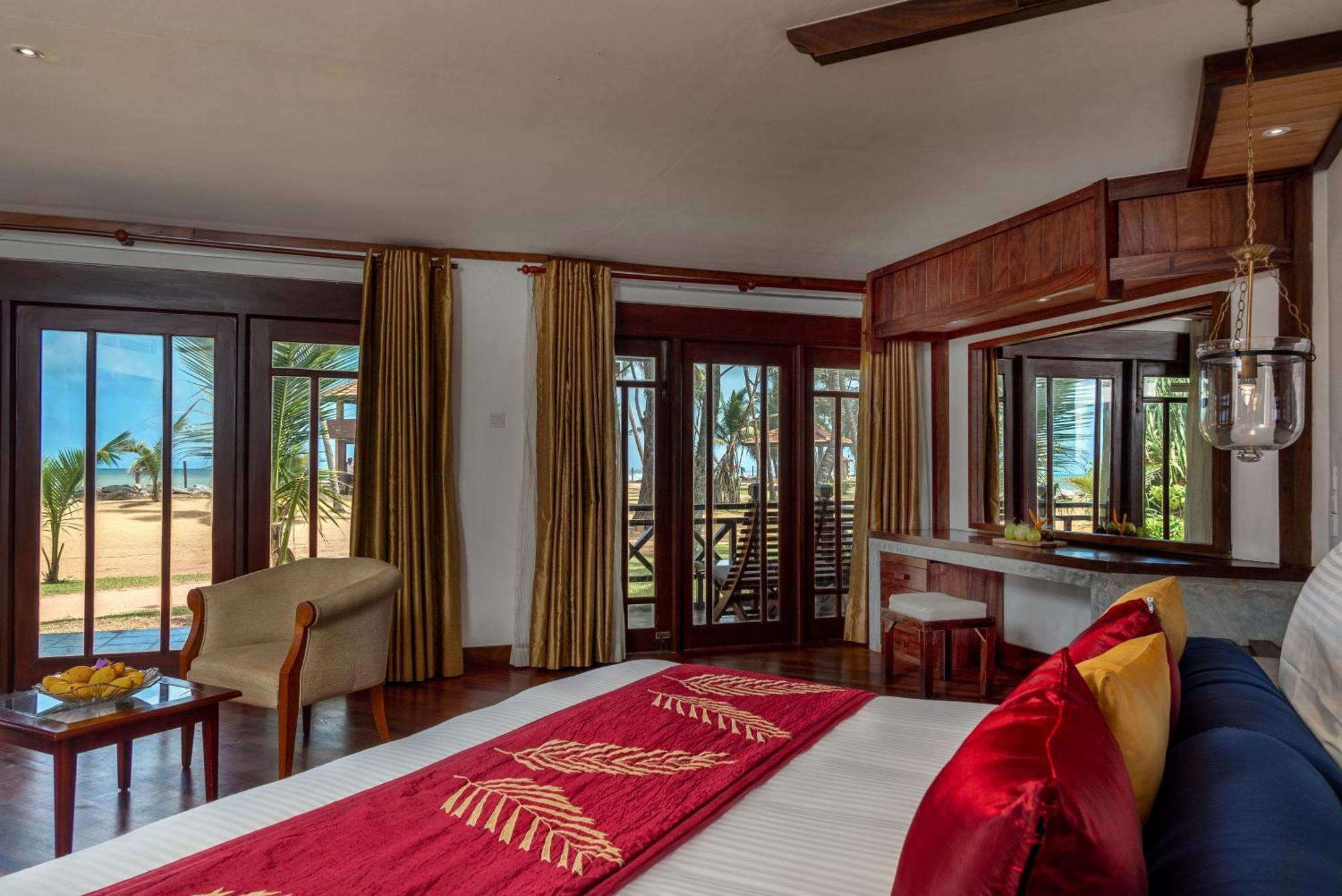 Royal Palms Beach Hotel Kalutara Exterior photo