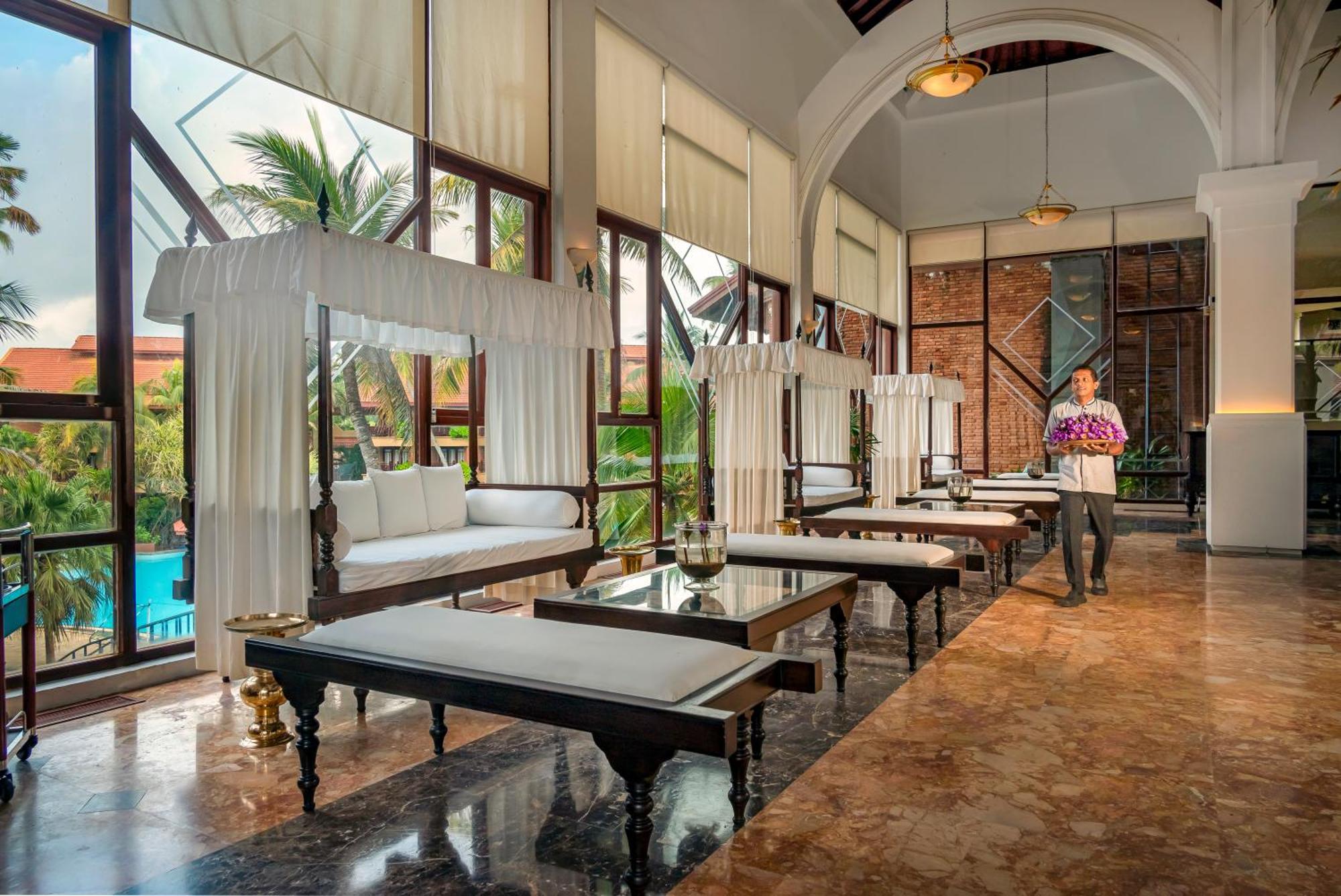 Royal Palms Beach Hotel Kalutara Exterior photo