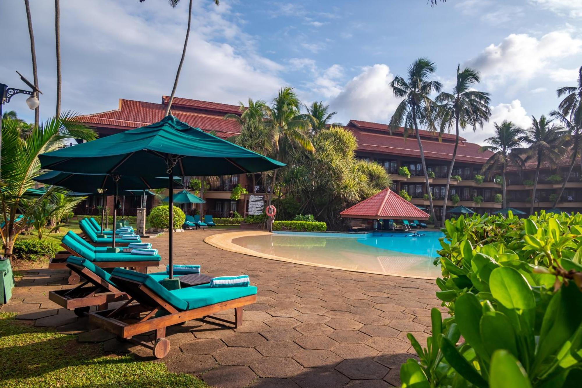 Royal Palms Beach Hotel Kalutara Exterior photo