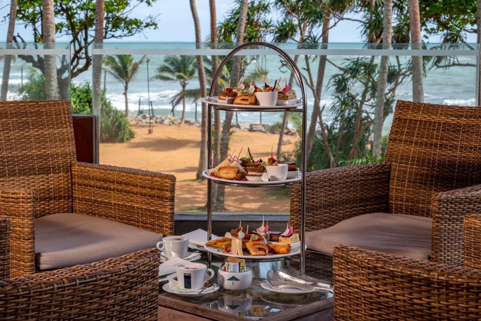 Royal Palms Beach Hotel Kalutara Exterior photo