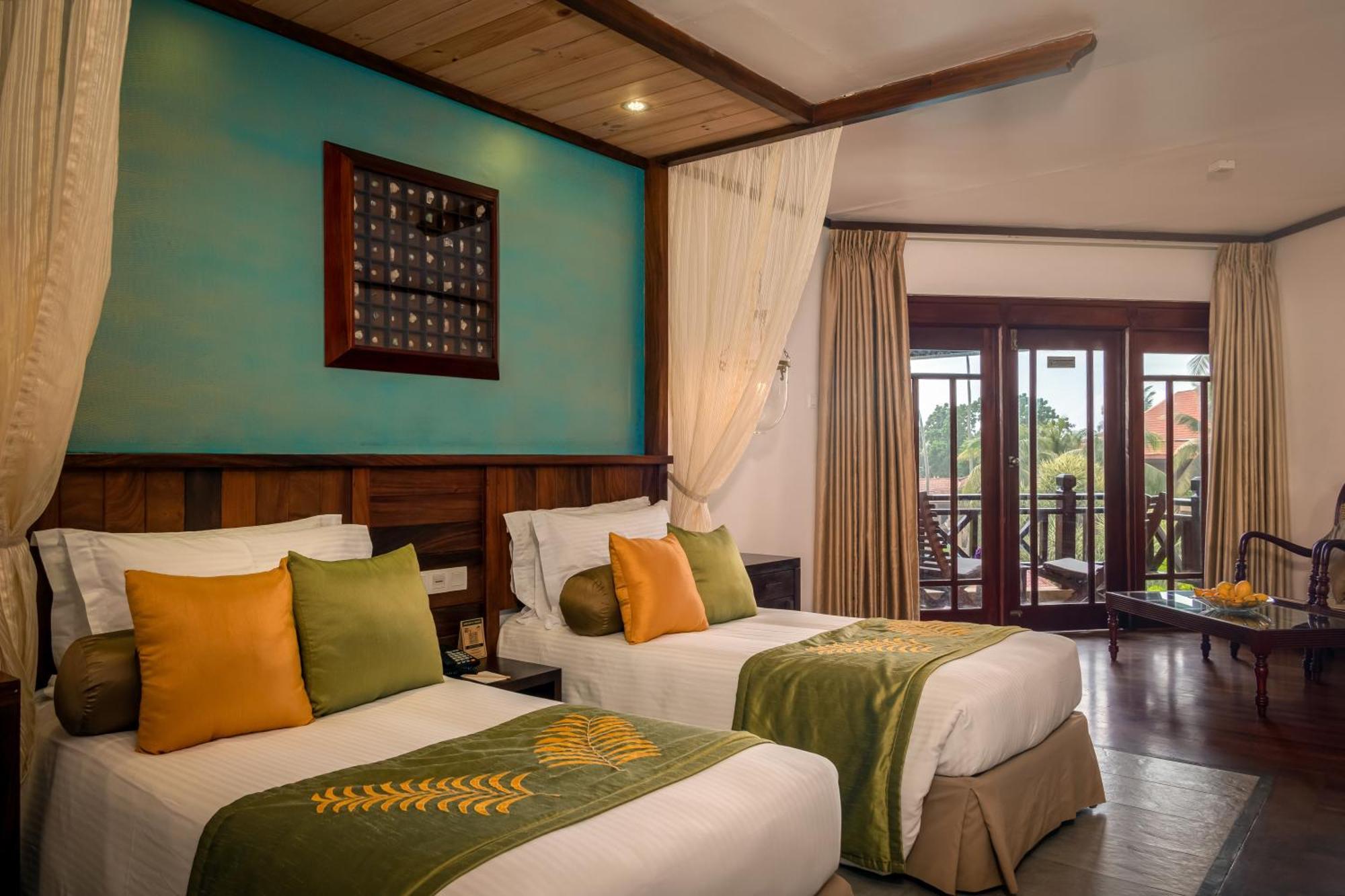 Royal Palms Beach Hotel Kalutara Exterior photo