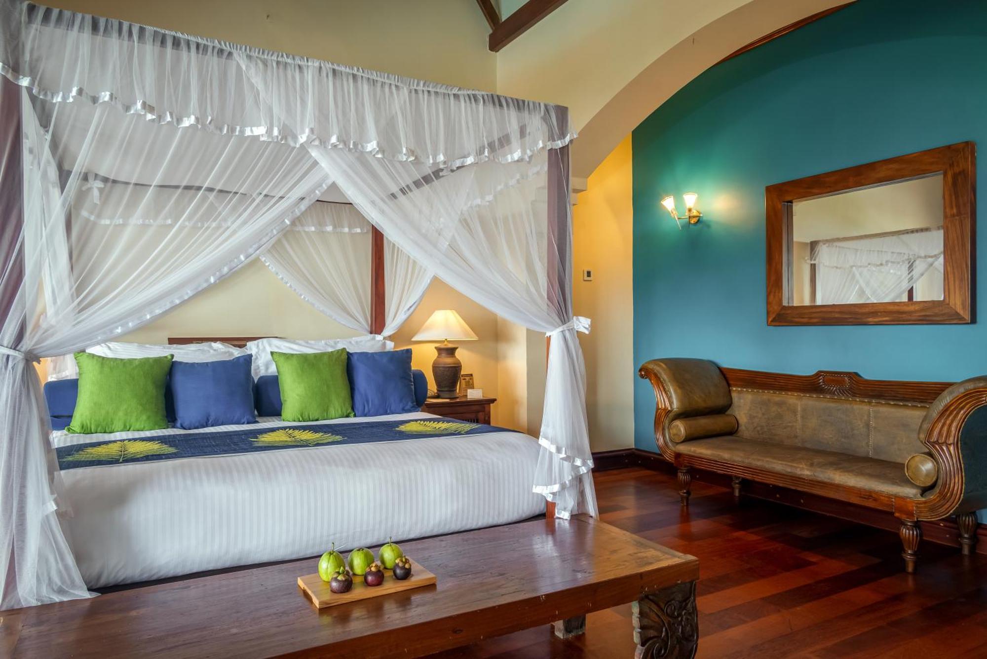 Royal Palms Beach Hotel Kalutara Exterior photo