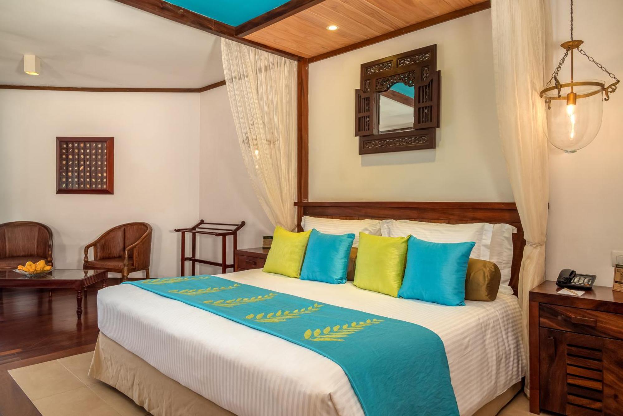 Royal Palms Beach Hotel Kalutara Exterior photo
